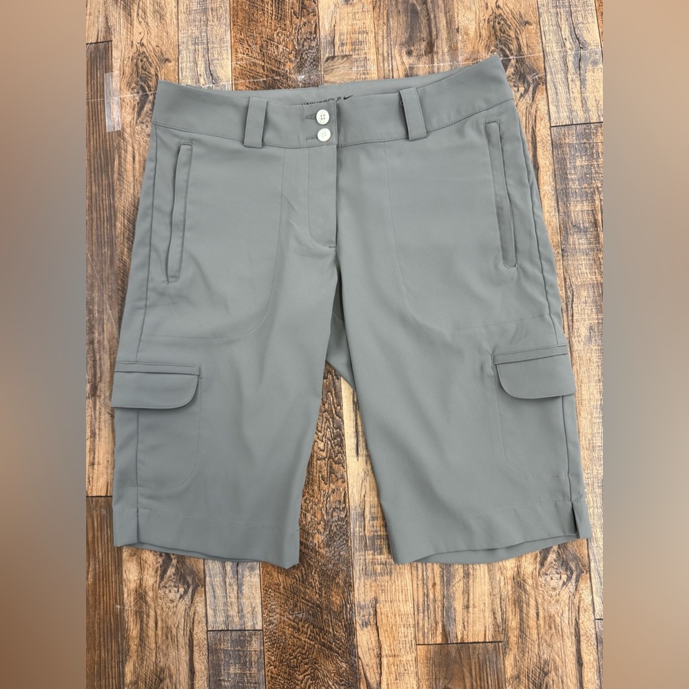 Women's Nike Golf Dri-Fit Gray Cargo Shorts, Zip Pockets, Size 6